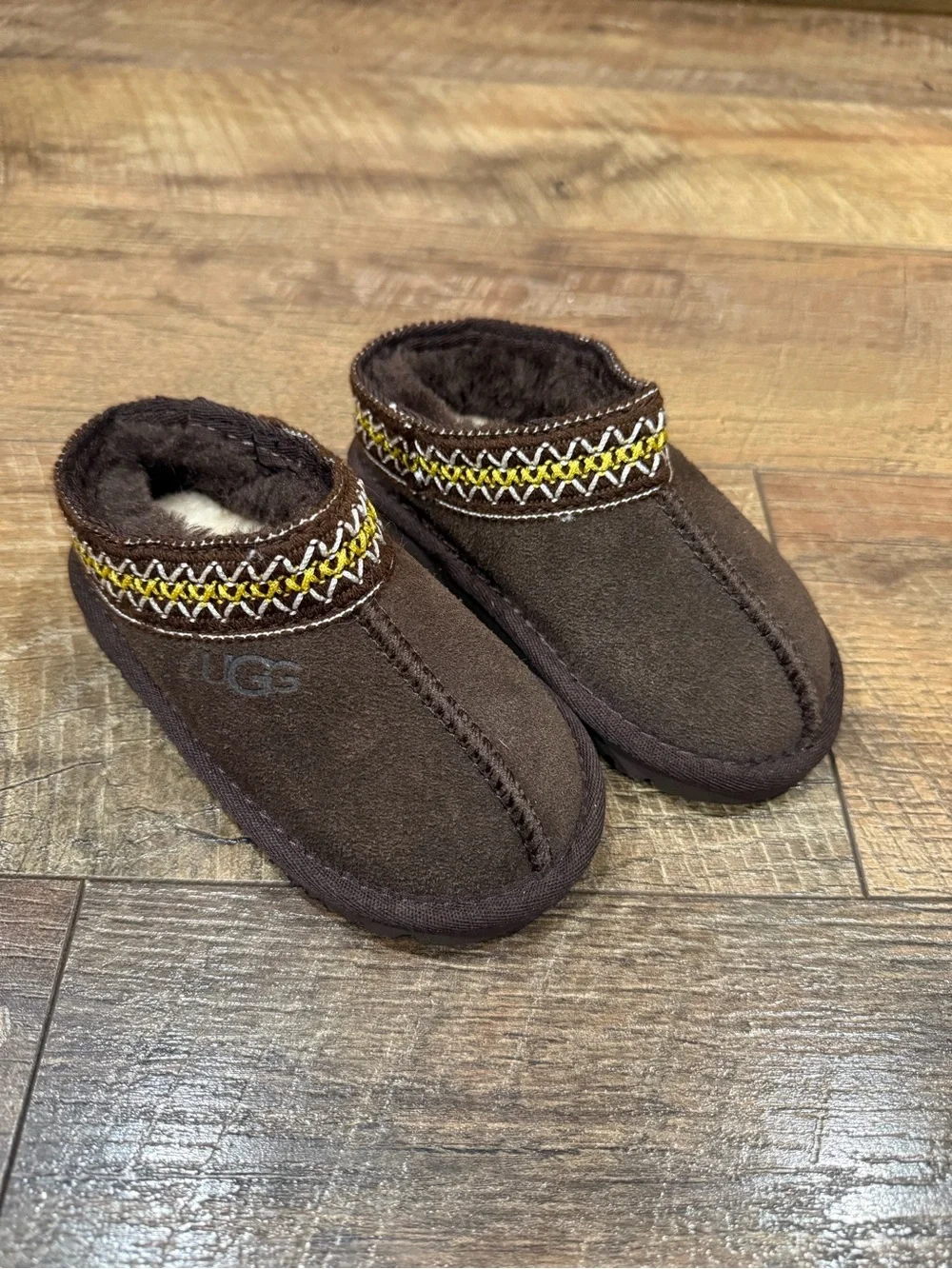 UGG Tasman Toddler Slippers Brown Suede Shearling Lined Cozy Shoes. Size 6 Toddl